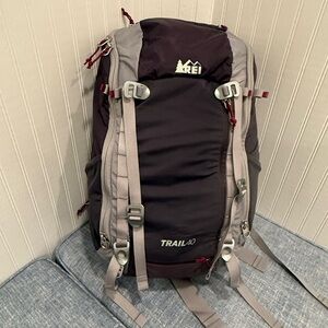 REI Trail 40 ‘Women’s’ Backpack - Black and Gray